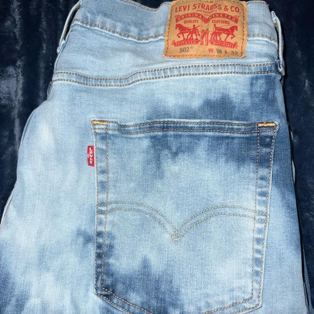 Levi’s 502 distressed jeans 36x 32